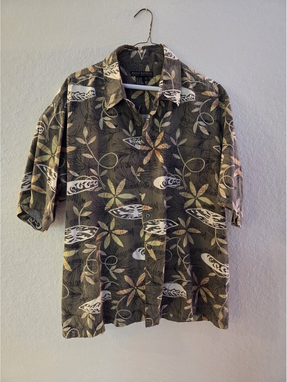 Royal Robbins Button Down Hawaiian Shirt. Size Xl